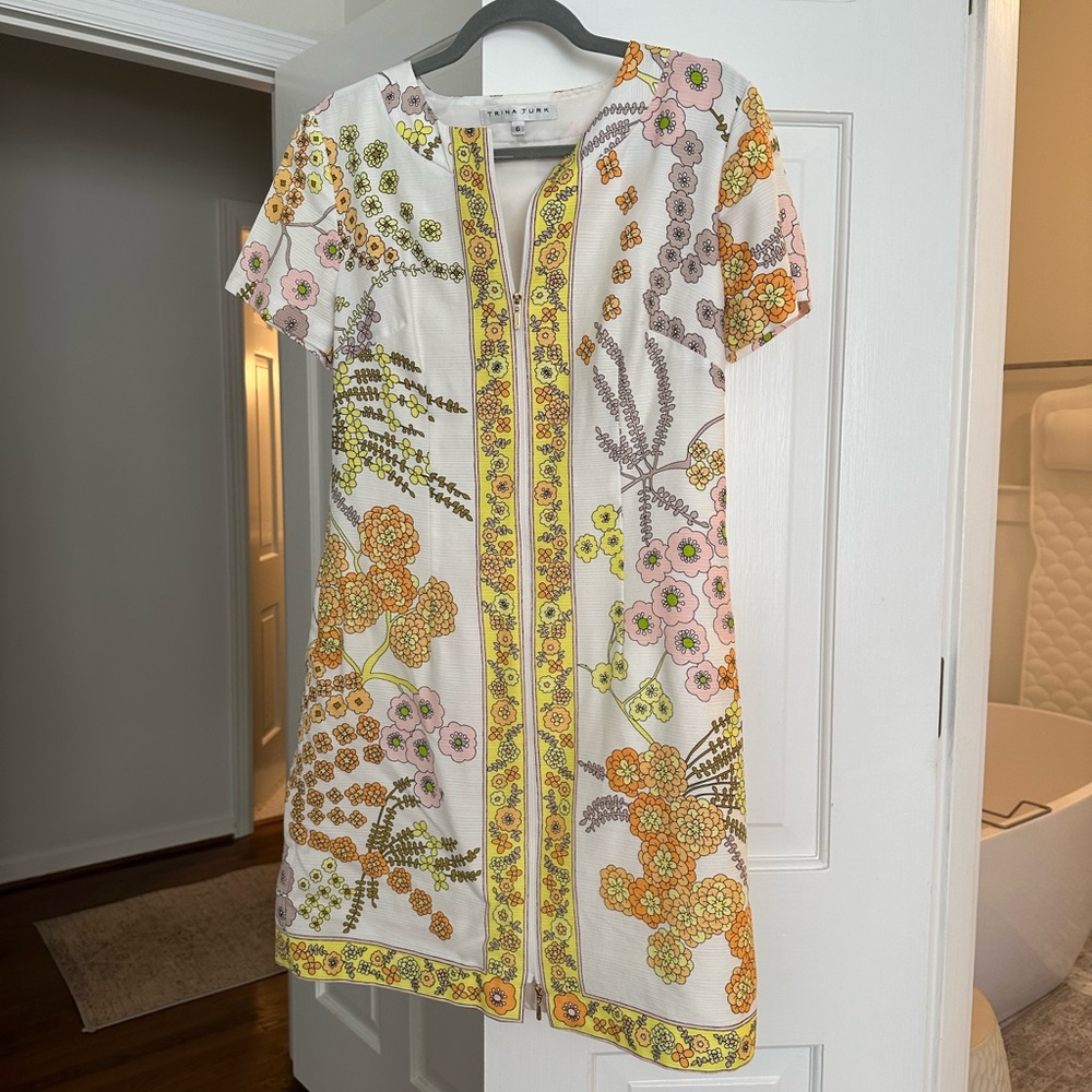 Elegant zip-front dress